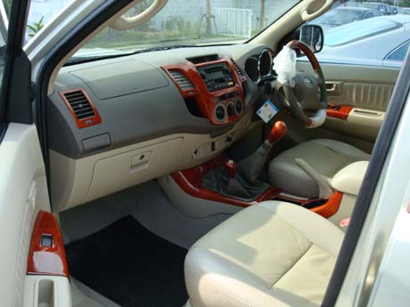 Soni Motors Dubai is world's largest 4x4 Toyota Hilux Vigo exporter - interior view
