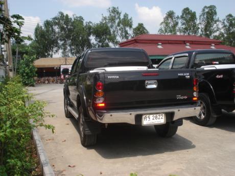 used Toyota Hilux VigoDouble Cab 4x4 G with utility box at Thailand's top Toyota new and used Hilux Vigo dealer Jim Autos Thailand